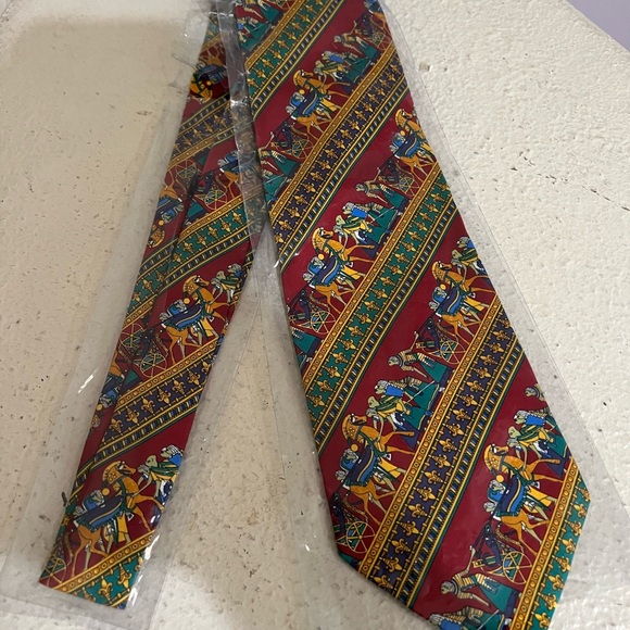 100% Pure Silk Made In Italy Equestrian Knight ALL OVER Print Silk Tie Red Gold - Picture 5 of 10